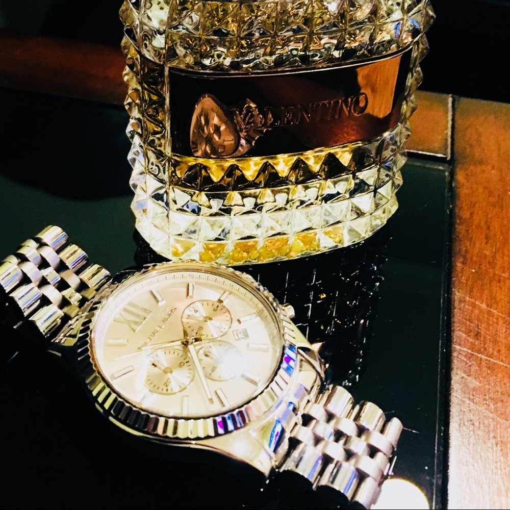 Michael Kors Lexington Silver/White - men’s MINT!